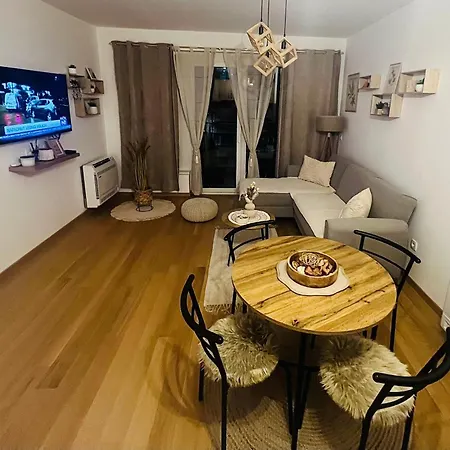 Apartman Elenora Apartment *