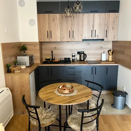 Apartman Elenora Apartment *